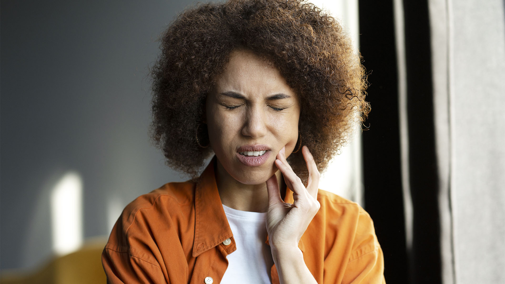 Parodontite a Genova: Come Salvare i Tuoi Denti Naturali
